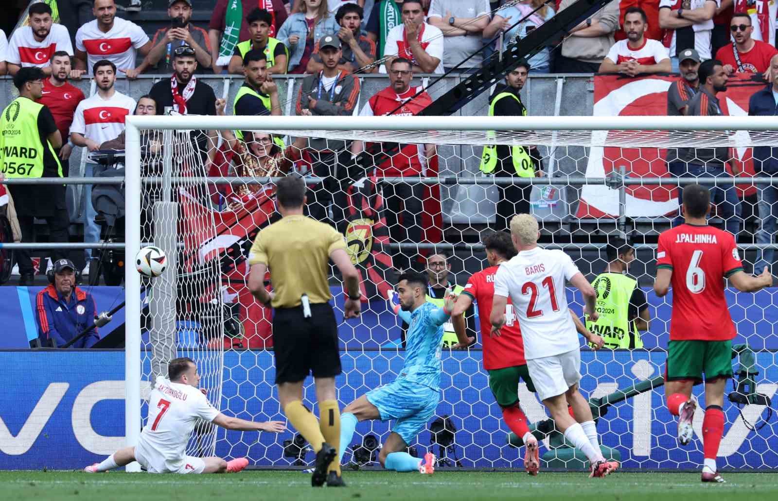 EURO 2024: Türkiye: 0 - Portekiz: 2 (İlk yarı)
