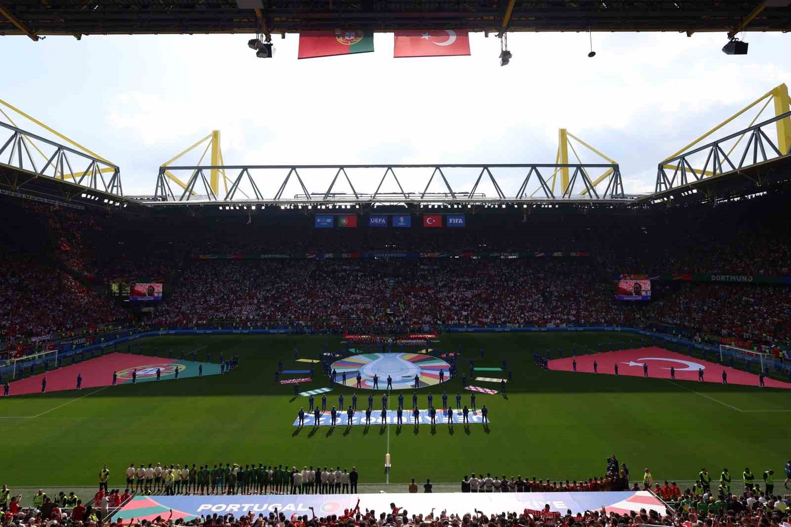 EURO 2024: Türkiye: 0 - Portekiz: 2 (İlk yarı)
