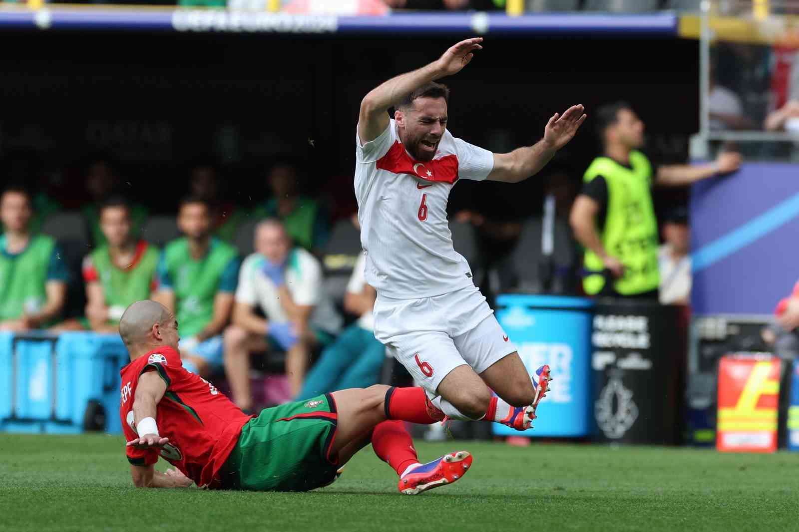 EURO 2024: Türkiye: 0 - Portekiz: 2 (İlk yarı)
