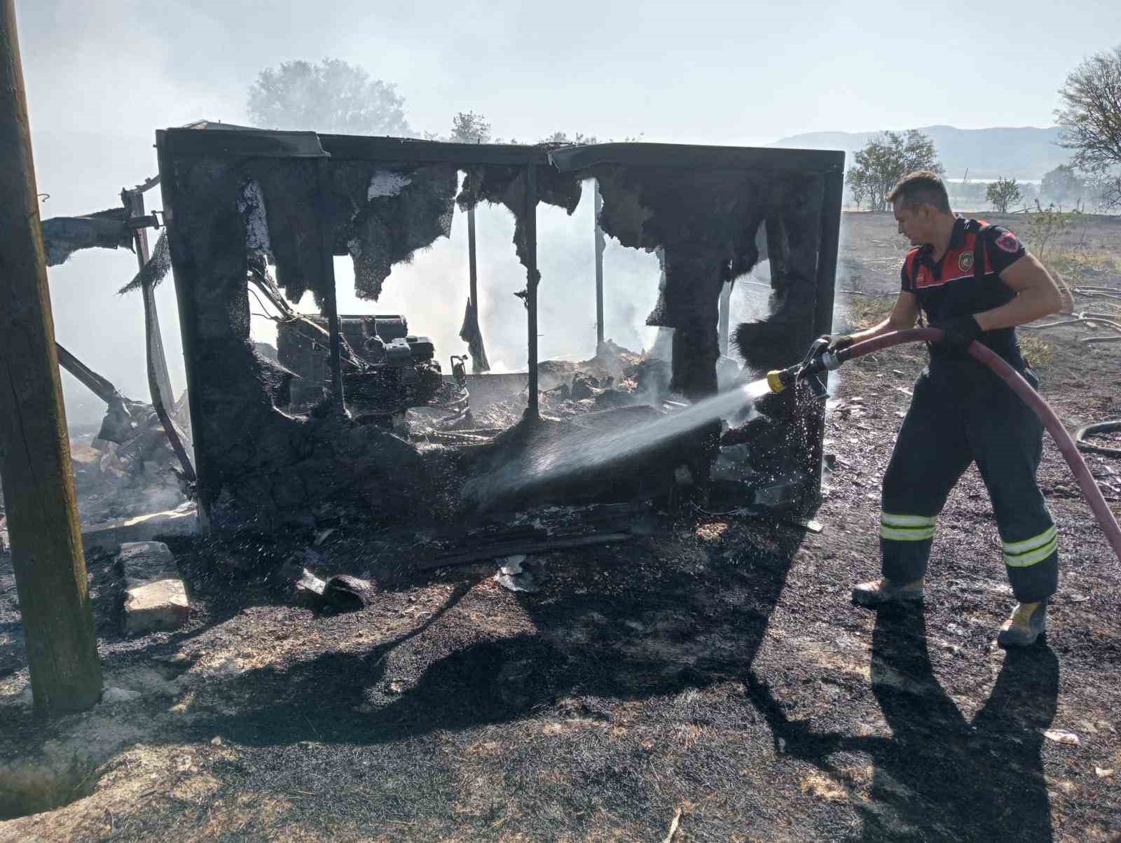 Burdur’da yarım saat içerisinde çıkan 5 yangında 60 dekar arazi yandı
