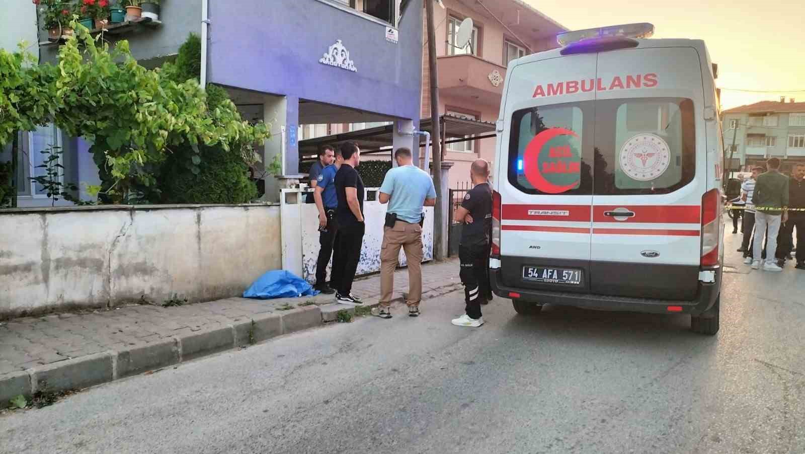 Husumetlisi tarafından kurşun yağmuruna tutuldu, olay yerinde hayatını kaybetti
