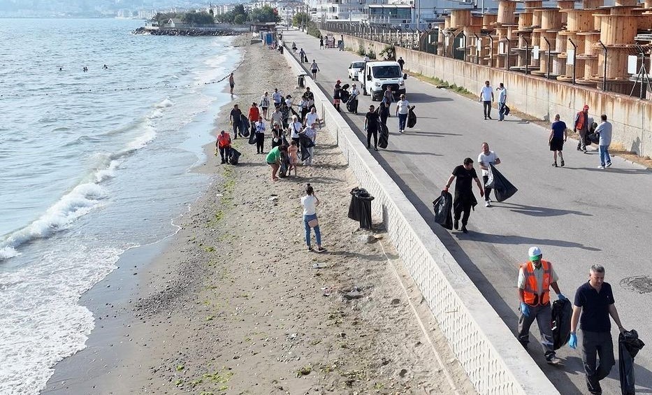 Bir günlük çöp bilançosu fotoğraf karesine zor sığdı
