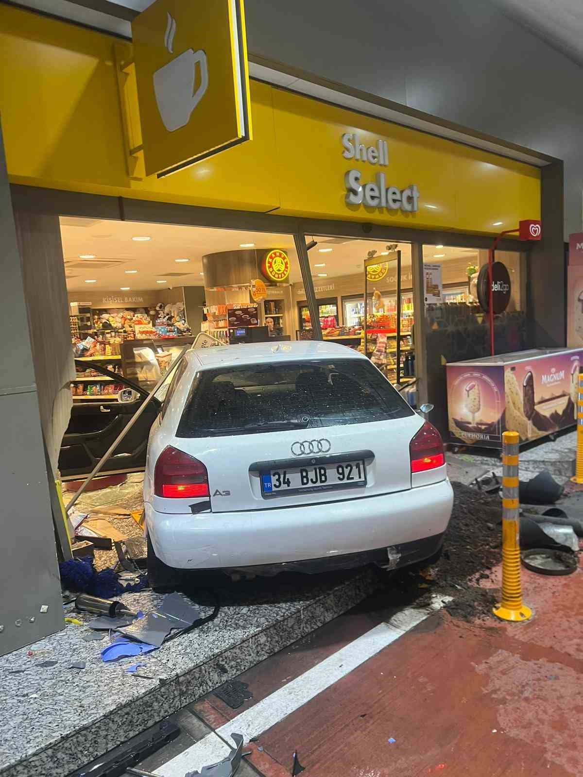 Önce otomobiliyle ezmeye çalıştı, yetmedi bıçakla kovaladı, gerçek sonradan ortaya çıktı
