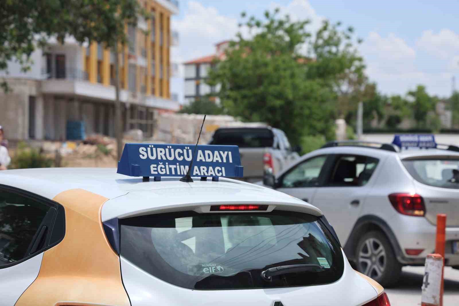 İlk araç sürüşünde 