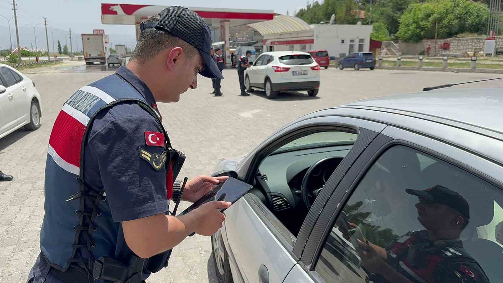 Dönüş yoluna geçen tatilcilere yönelik denetim
