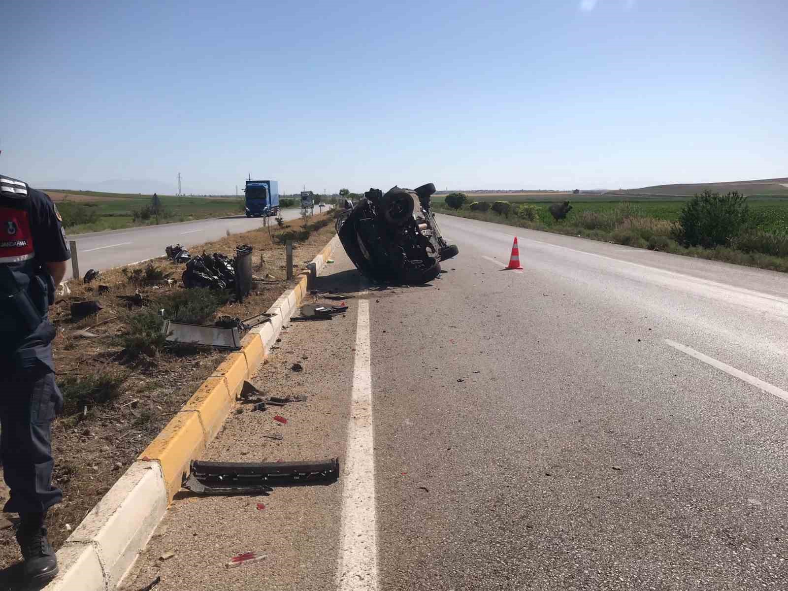 Konya’da kontrolden çıkan cip takla attı: 3 yaralı
