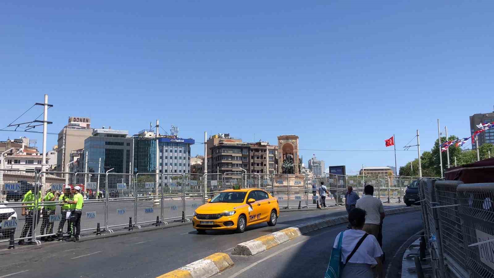 İstanbul Valiliği kararıyla Taksim ve Şişhane metro istasyonu kapatıldı
