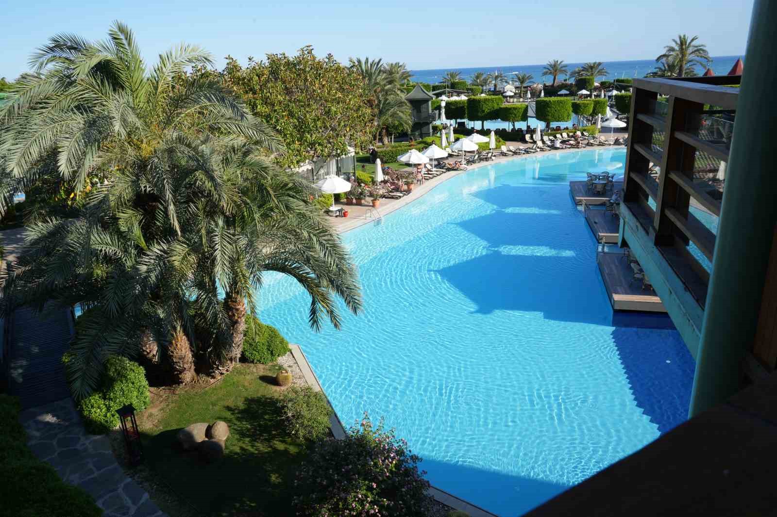 Antalya, 17 milyon yolcu beklentisini karşılayacak
