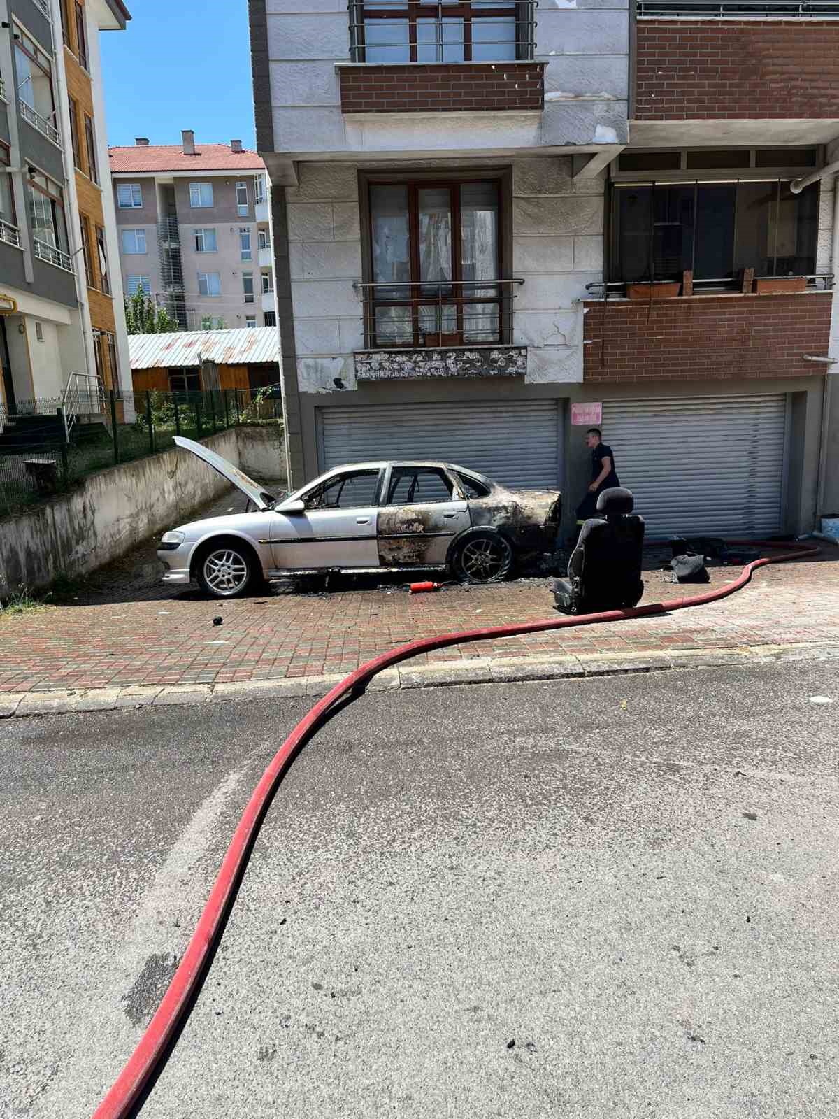 Bolu’da kaynak yapılan otomobil kül oldu
