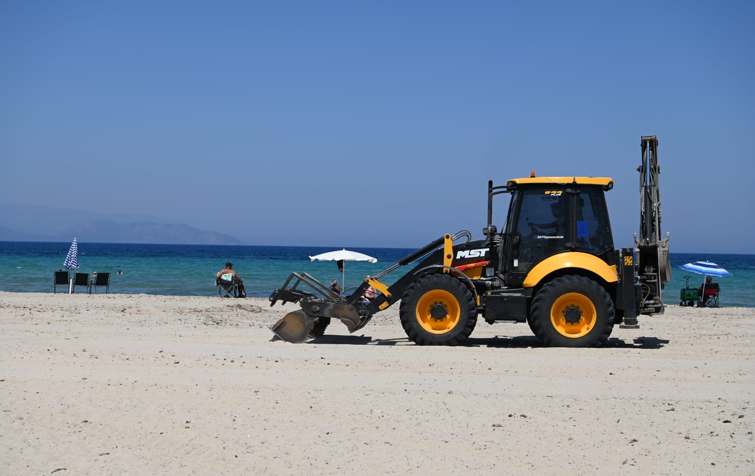 Kuşadası plajlarında detaylı bakım ve temizlik çalışması yapıldı
