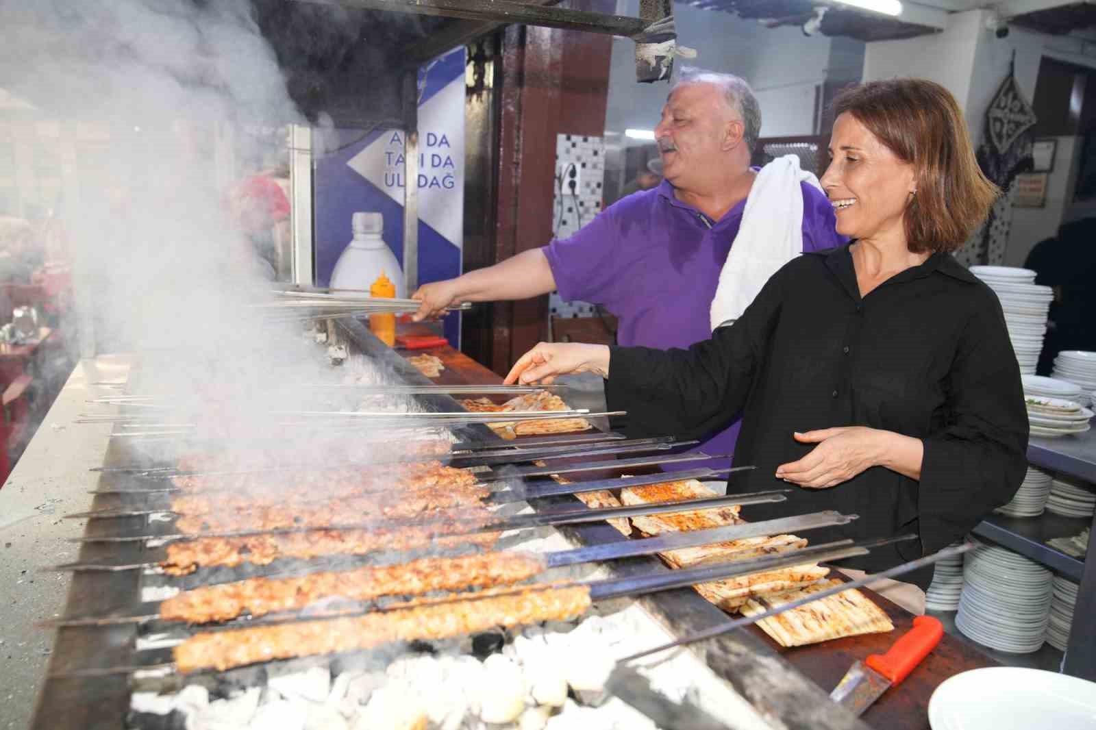 Seyhan Belediye Başkanı vatandaşların sorunlarını dinledi
