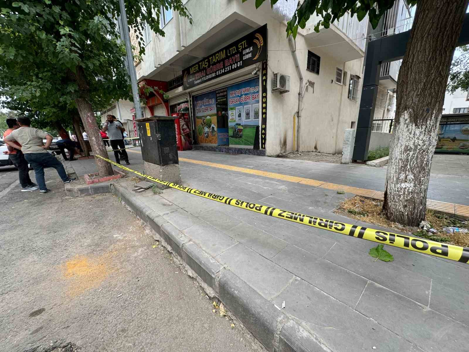 Diyarbakır’da anlaşma masasında silahlar konuştu: 4 yaralı
