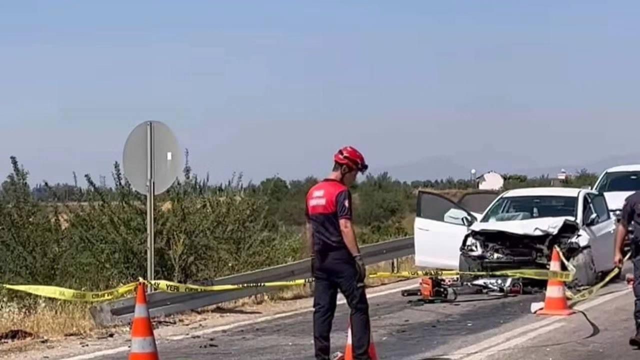 İzmir’deki trafik kazasında karı-koca öldü, iki çocuk yetim kaldı
