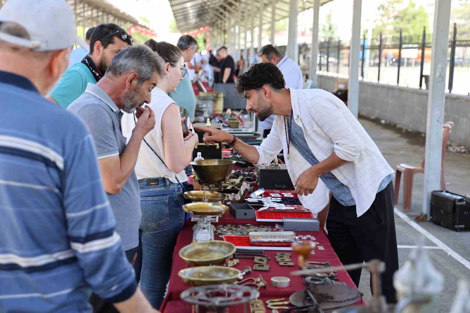 Sivas’ın ilk antika pazarı açıldı
