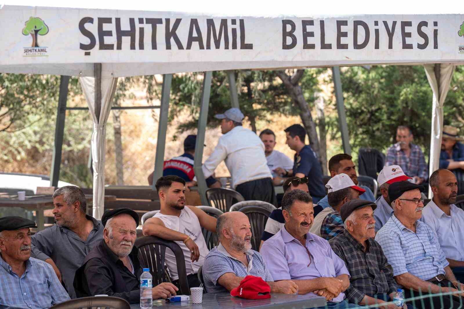 İbrahimşehir Geleneksel Aşırtmalı Aba Güreşi Şehitkamil ev sahipliğinde başladı
