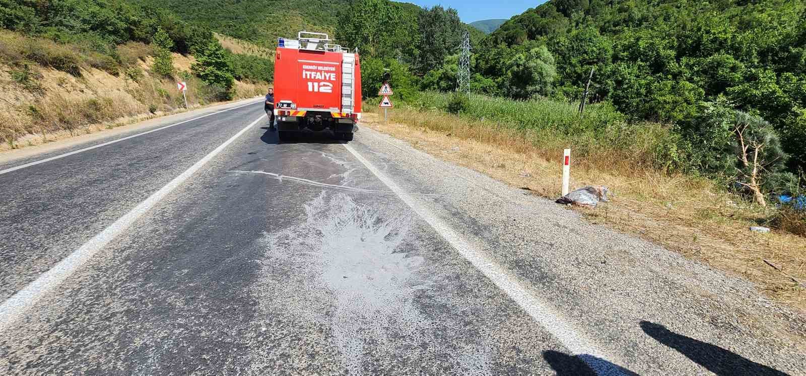 Yalova’da karşı şeritten gelen 2 araca çarpan motosiklet sürücüsü yaralandı
