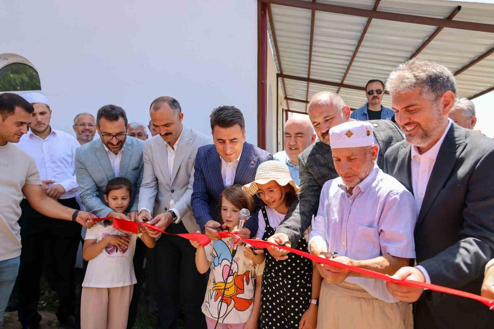 Vali Aygöl, hıdırellez şenliklerine katıldı
