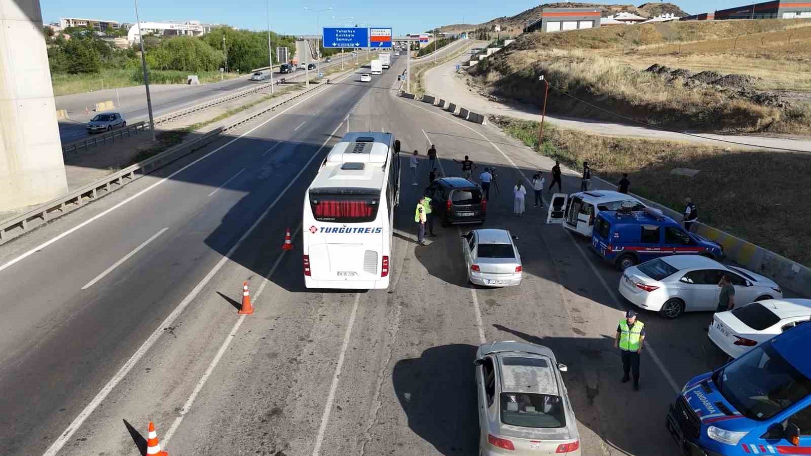 43 ilin geçiş güzergahında narkotik denetimi: Araçlar tek tek duruldu
