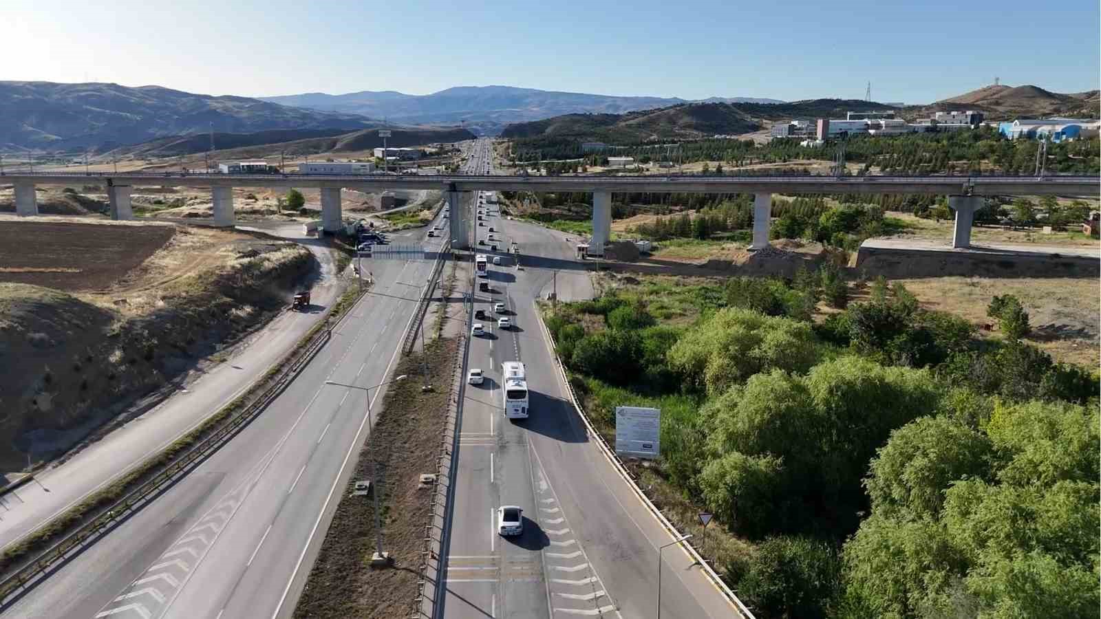 43 ilin geçiş güzergahında narkotik denetimi: Araçlar tek tek duruldu
