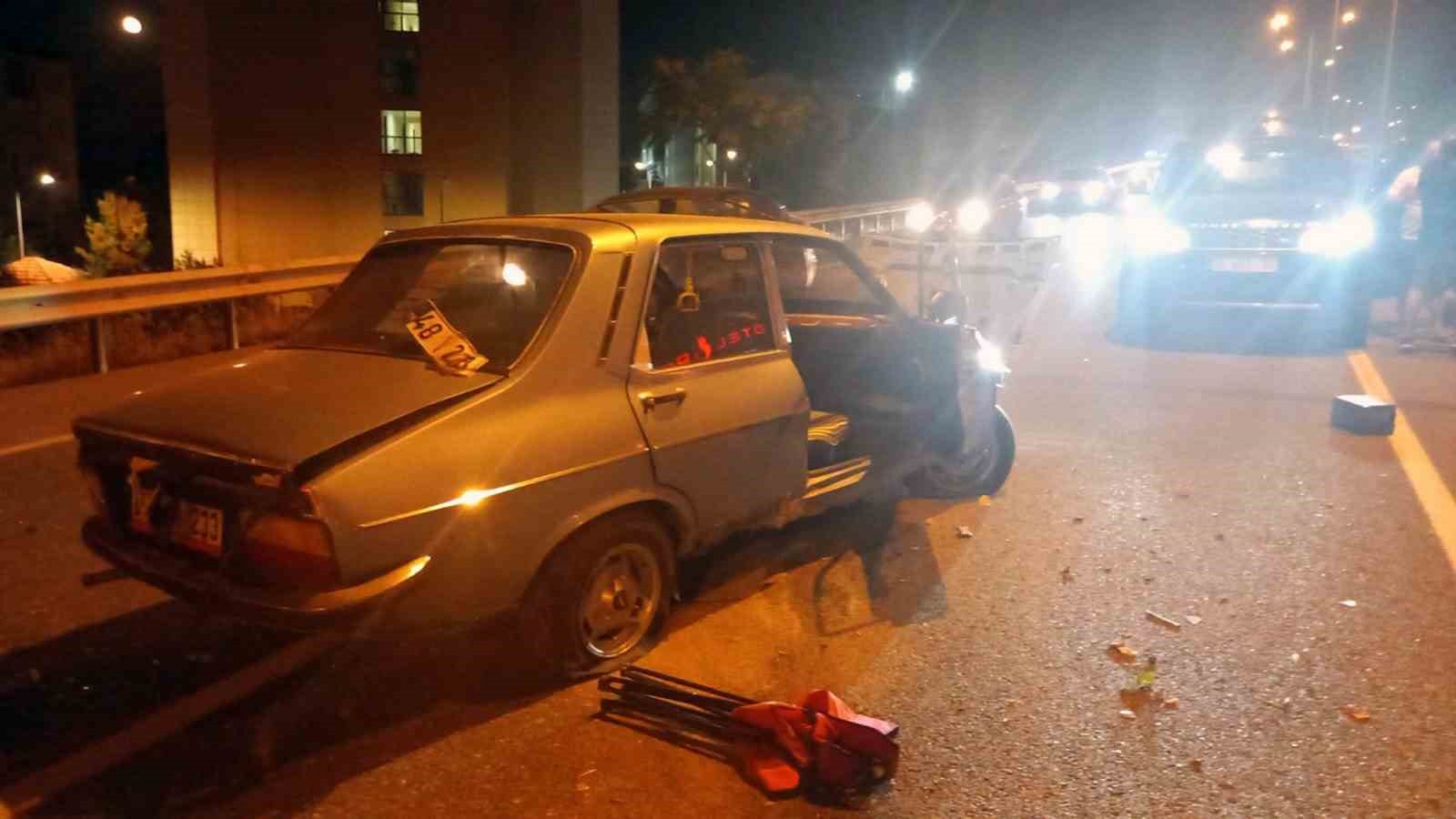 Polisleri peşine taktı, kaza yaptı, kaçtı
