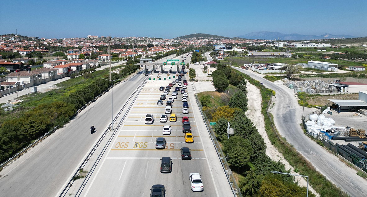 Çeşme’ye tatilde 288 bin araç giriş yaptı
