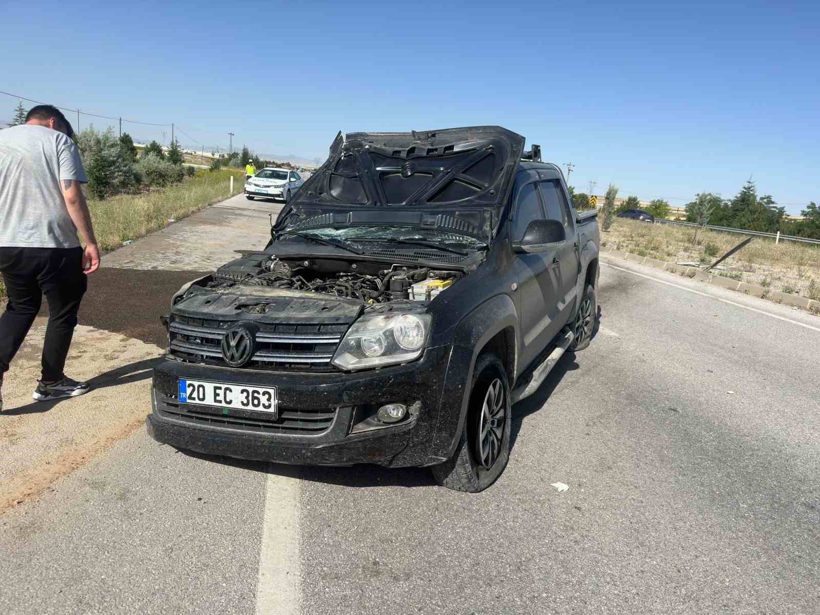 Takla atan araçtan burunları dahi kanamadan çıktılar
