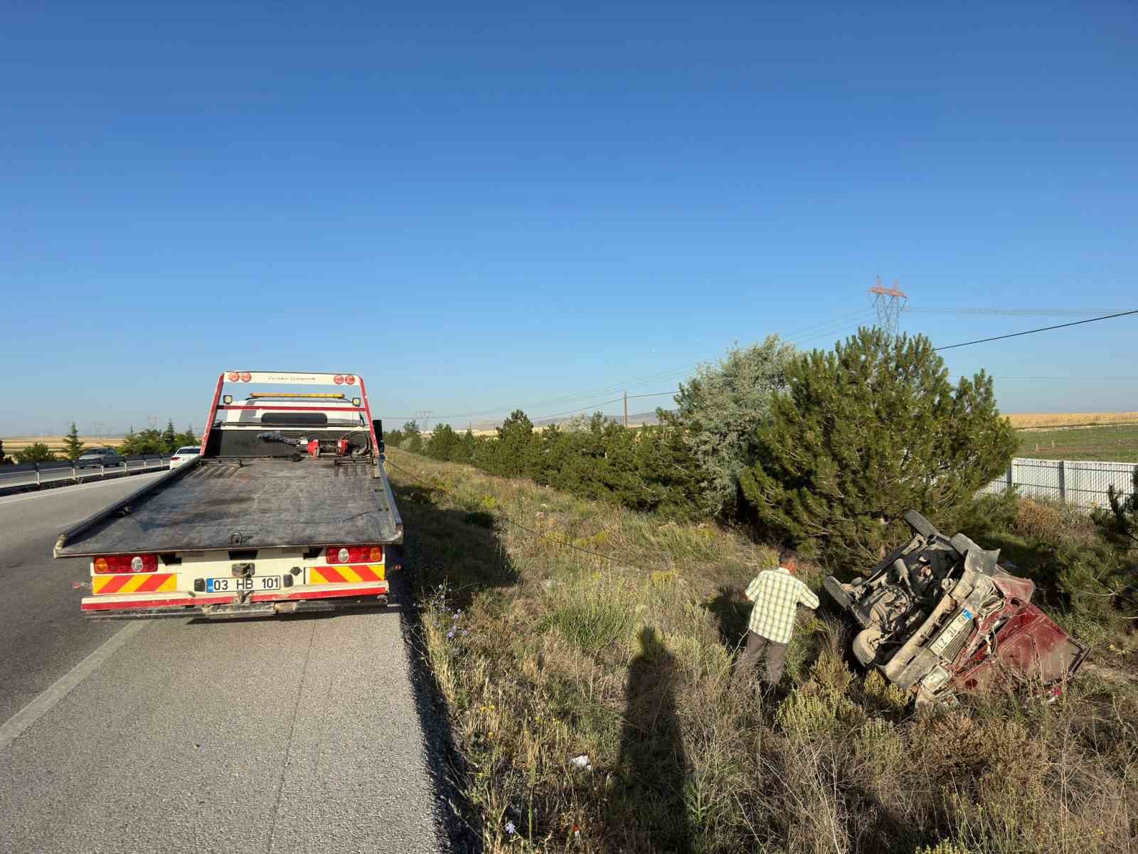 Hurdaya dönen otomobilde sürücü kazayı yaralı atlattı
