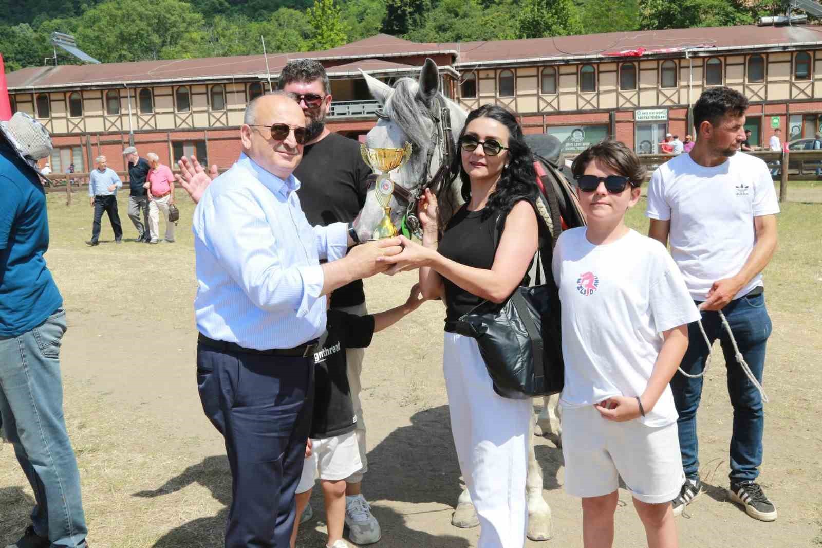 Ünye’de rahvan at yarışı heyecanı
