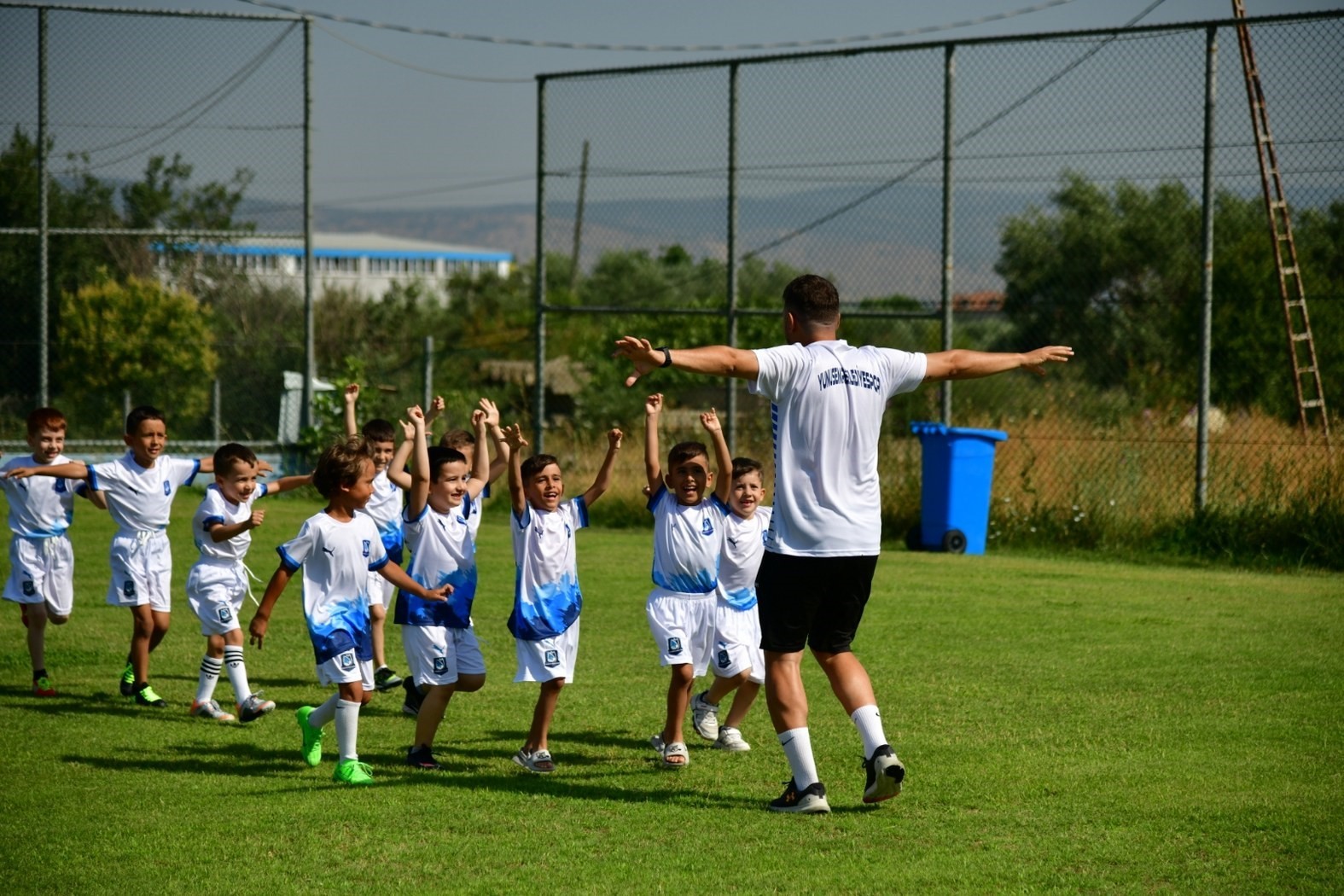 Yunusemre’de yaz spor okulları açıldı
