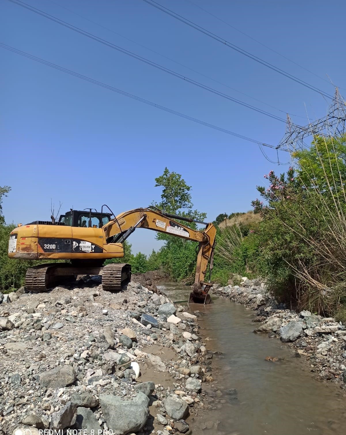 HBB dere ve kanal temizliklerine hız verdi
