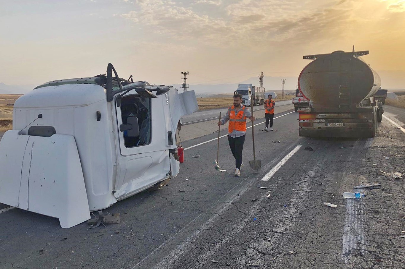 Cizre’de tanker tıra arkadan çarptı: 1 yaralı
