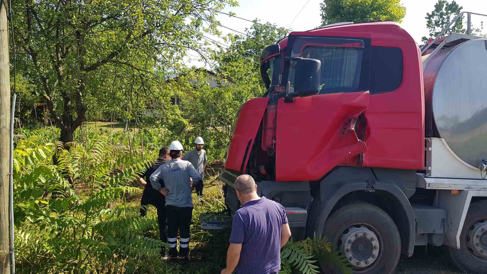 Süt tankeri şarampole uçtu: 1 yaralı
