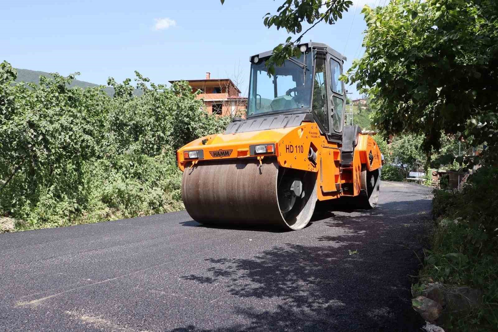 Ordu’nun kırsal yol ağında sıcak asfalt çalışmaları sürüyor
