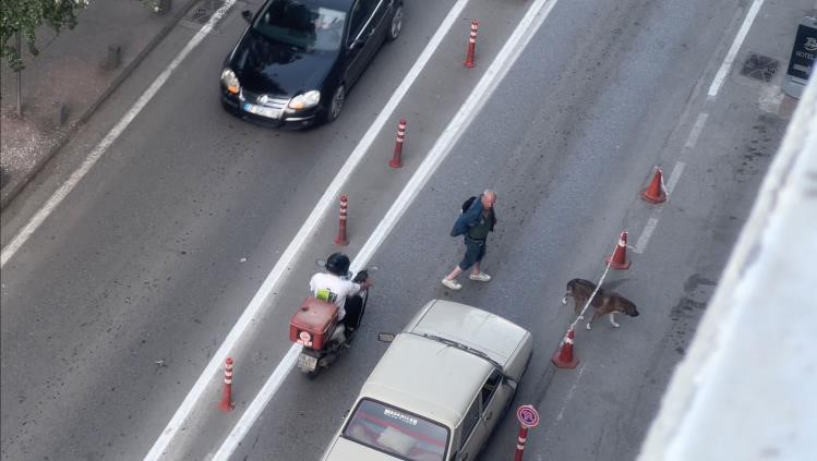 Şişede durduğu gibi durmadı: Alkollü şahıs trafiği tehlikeye düşürdü
