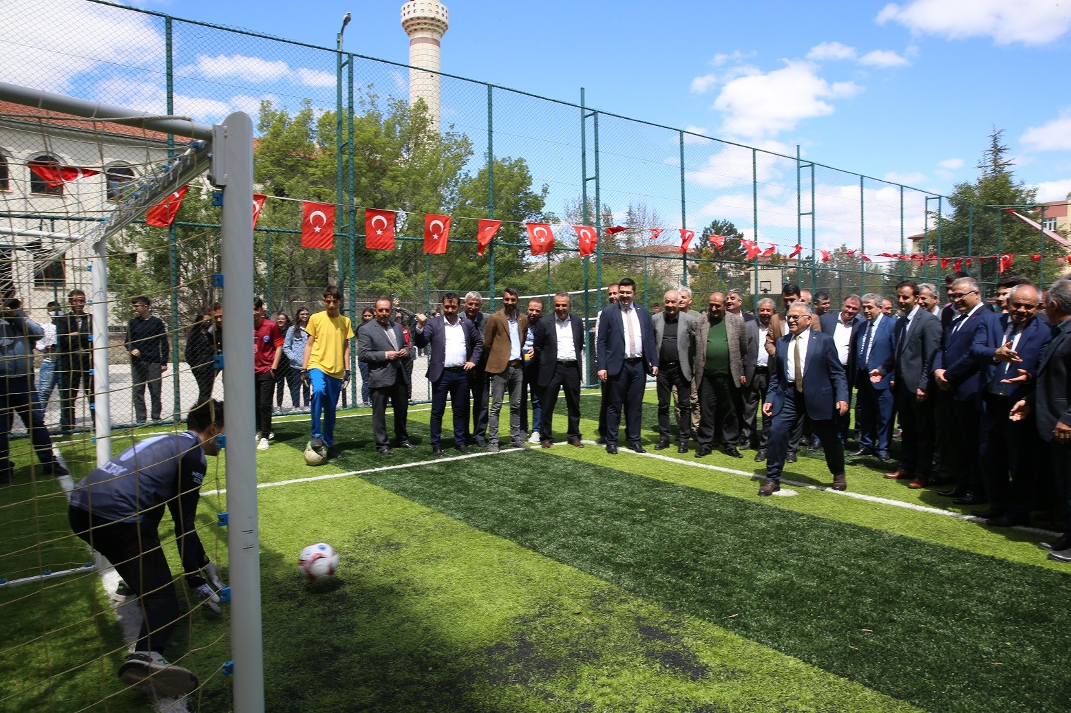 Başkan Büyükkılıç ilçeleri ‘hizmet’ ile ihya etmeye devam edecek
