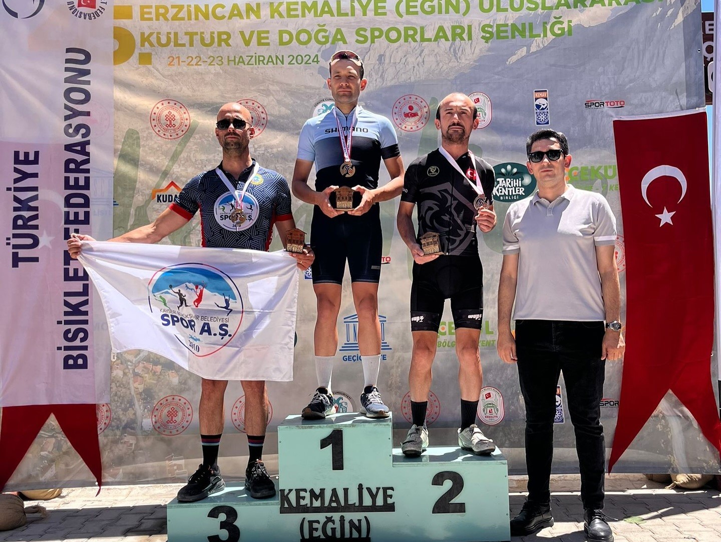 Spor A.Ş. sporcuları Erzincan’dan 7 madalya ile döndü
