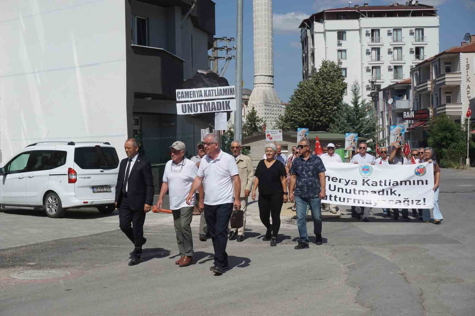 Çamerya katliamı unutulmadı: Yunanistan’ın Edirne Konsolosluğu önüne siyah çelenk bırakıldı
