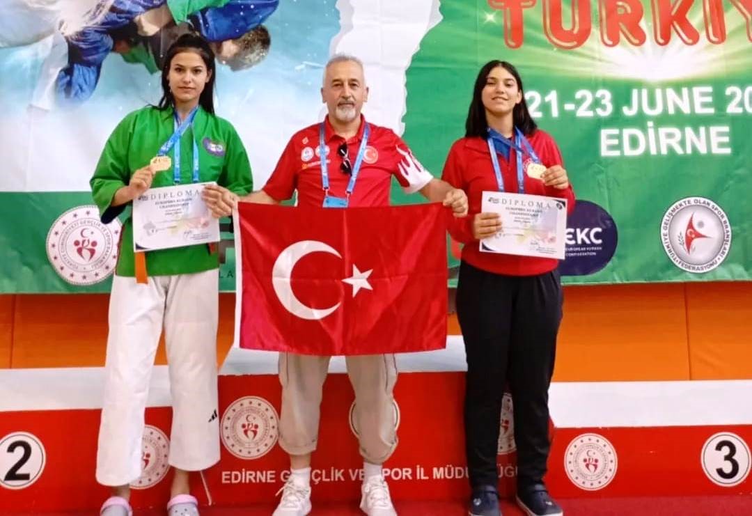 Kütahyalı sporcular Avrupa Kuraş Şampiyonasından 2 altın madalya ile döndü
