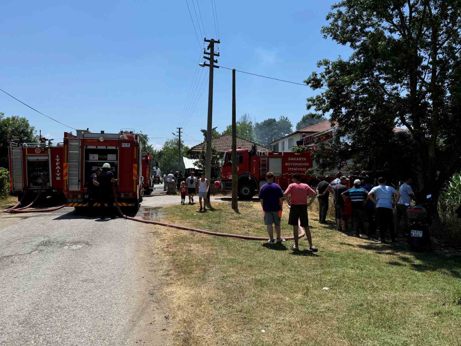 Bahçeye atılan sigara izmariti yangına sebep oldu
