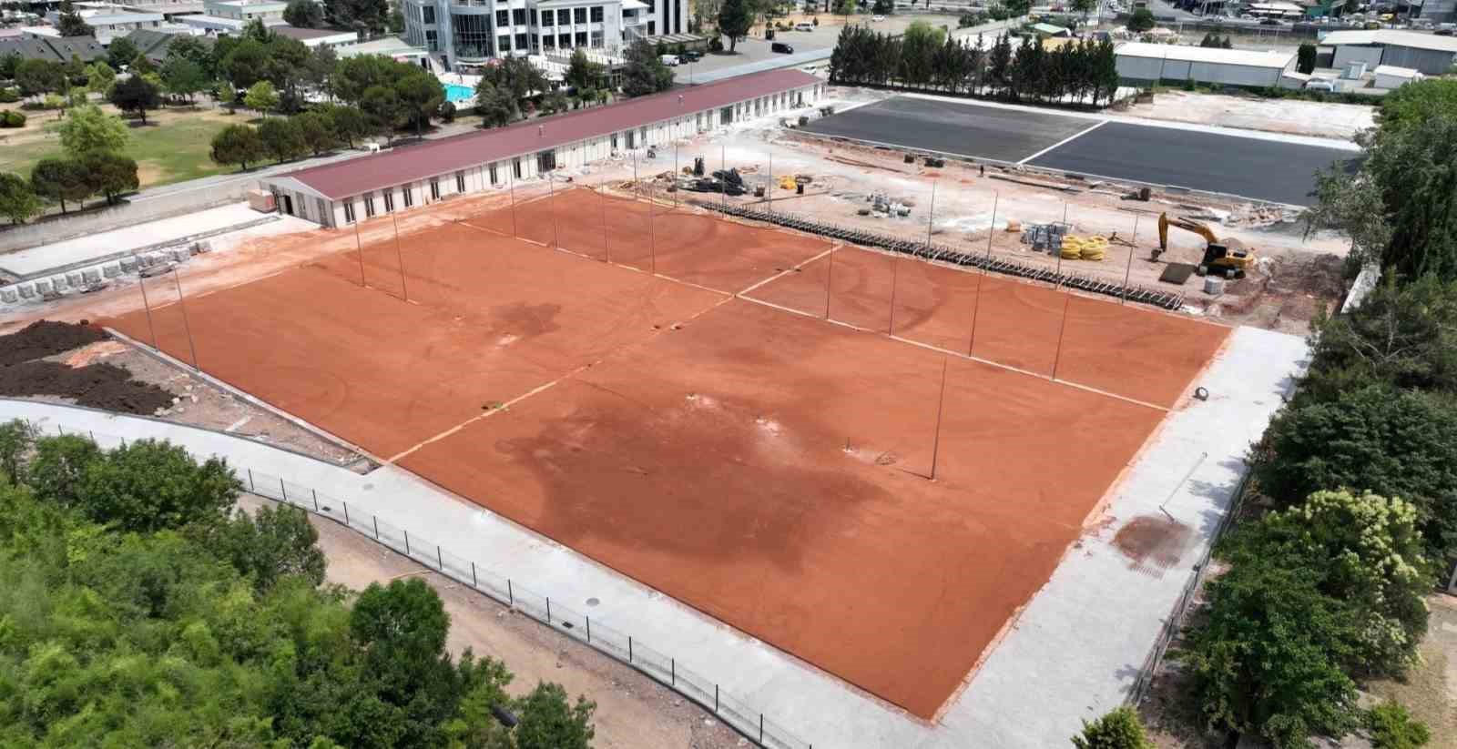 Kocaeli’nin dünya standartlarındaki tenis merkezinde tamamlanma oranı yüzde 80
