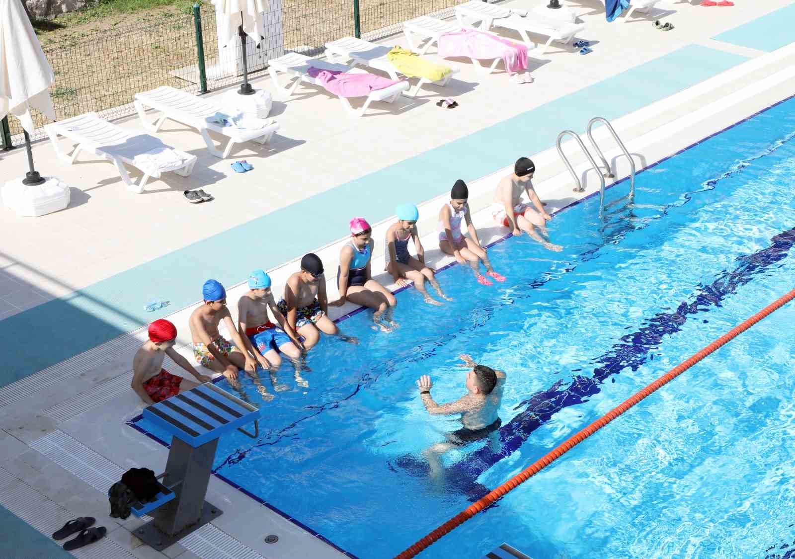 Mudanya Belediyesi Yüzme Havuzunda yaz sezonu başladı
