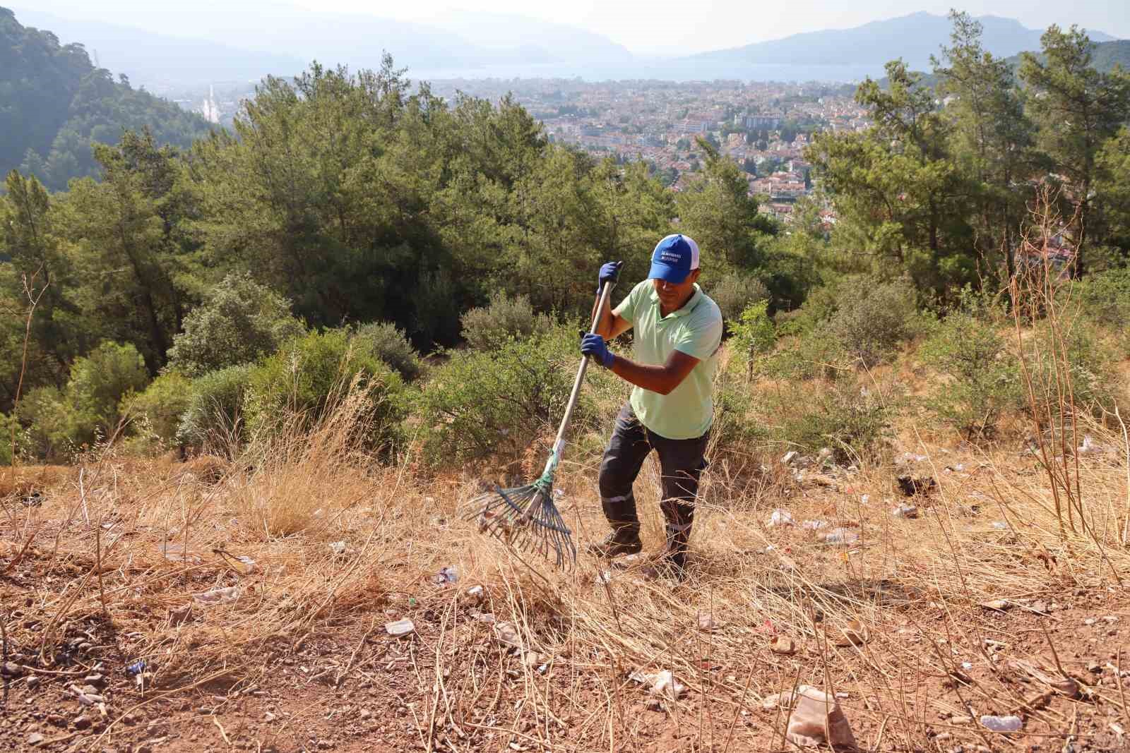 Komando değil, temizlik görevlisi
