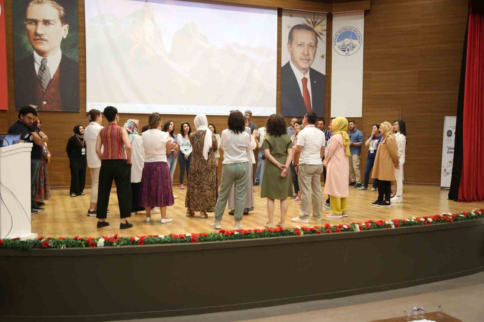 Melikgazi Belediyesi üstün yetenekli öğrencilere desteğini sürdürüyor
