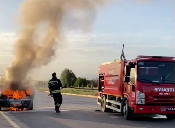 Konya’da otomobil alev alev yandı
