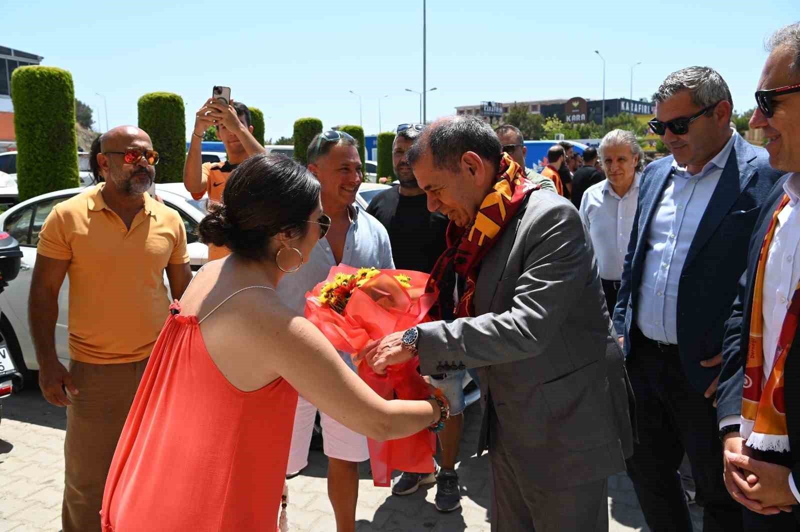 Dursun Özbek: “Milli takımın morale ihtiyacı var”
