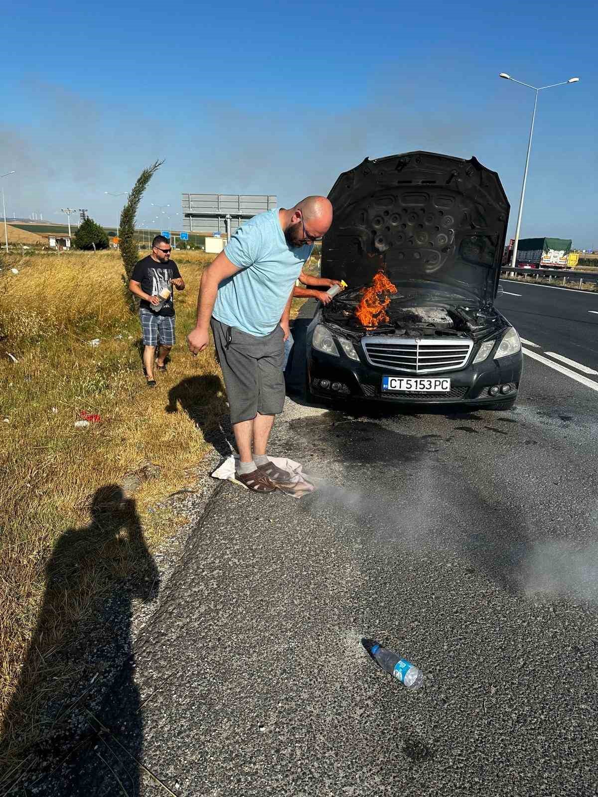 Mercedes otomobil yandı
