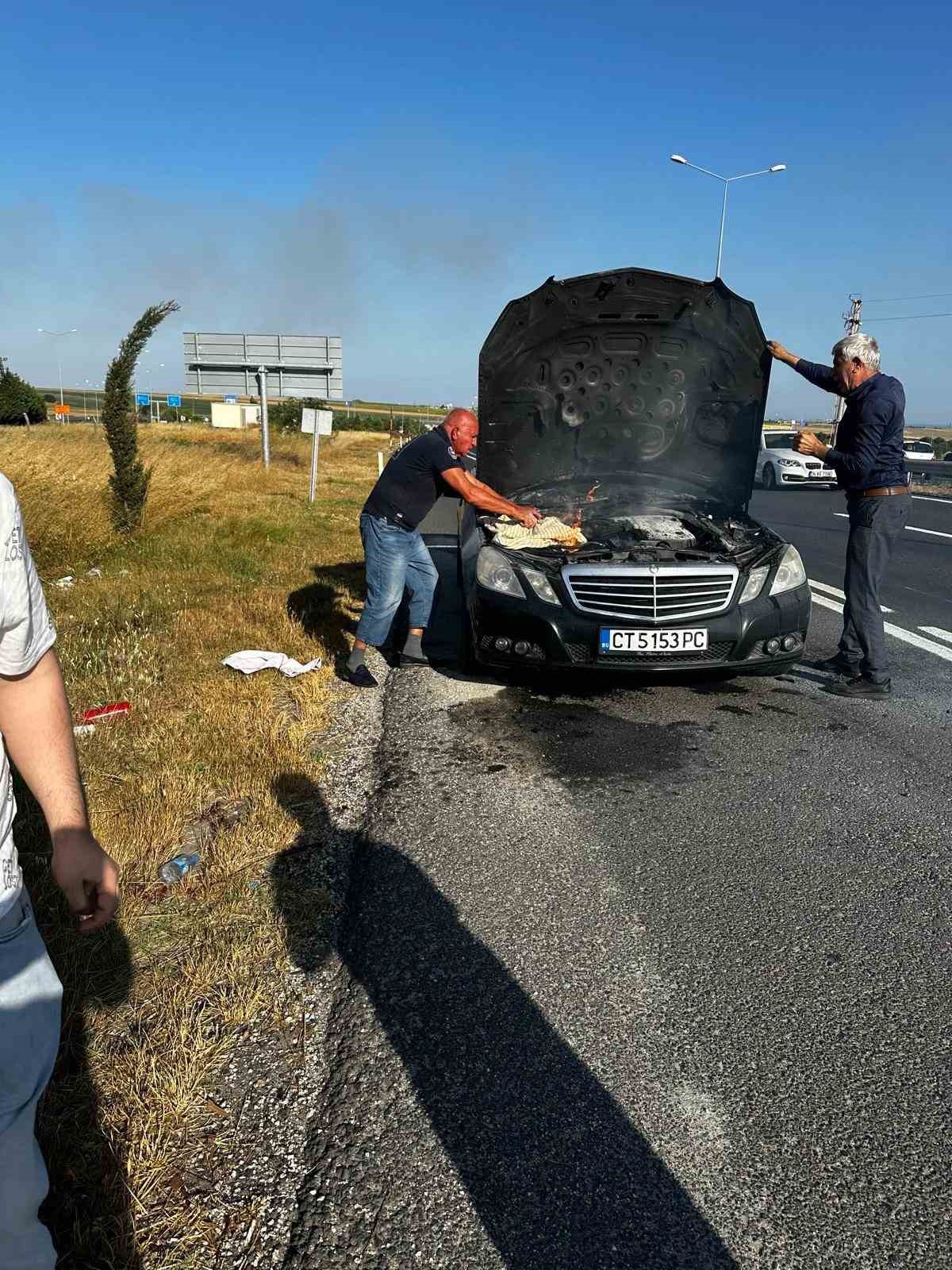 Mercedes otomobil yandı
