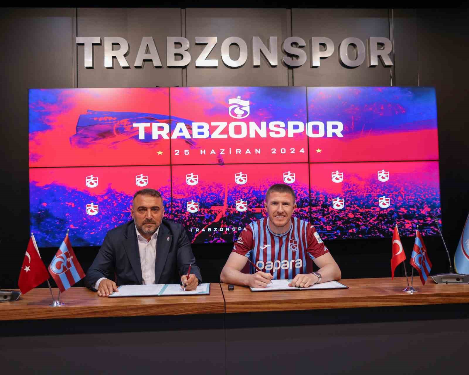 Trabzonspor, yeni transferleri Borna Barisic ve John Lundstram ile sözleşme imzaladı
