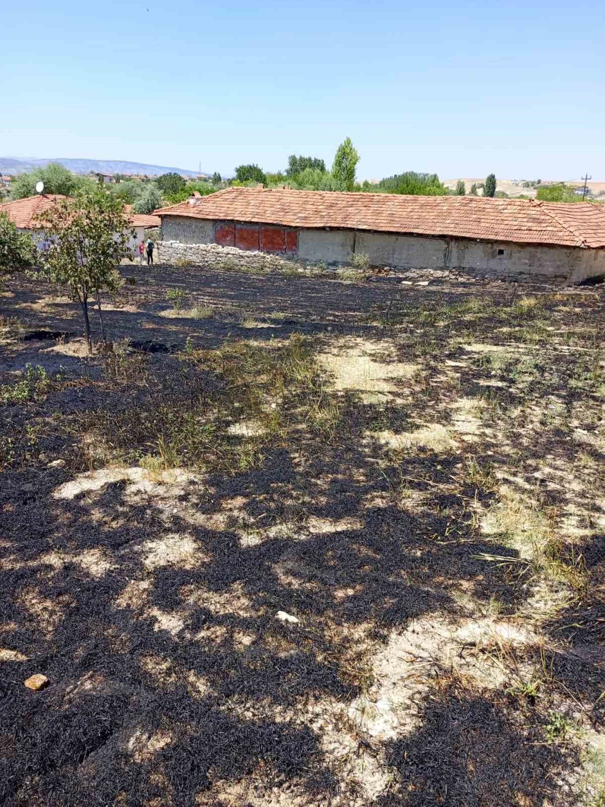 Çankırı’da çıkan ot yangınları büyümeden söndürüldü
