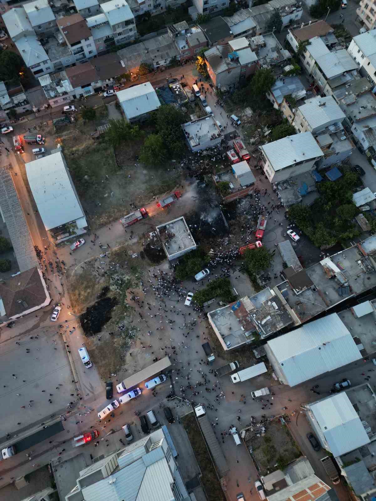 Tüpler bomba gibi patladı, ev alevlere teslim oldu
